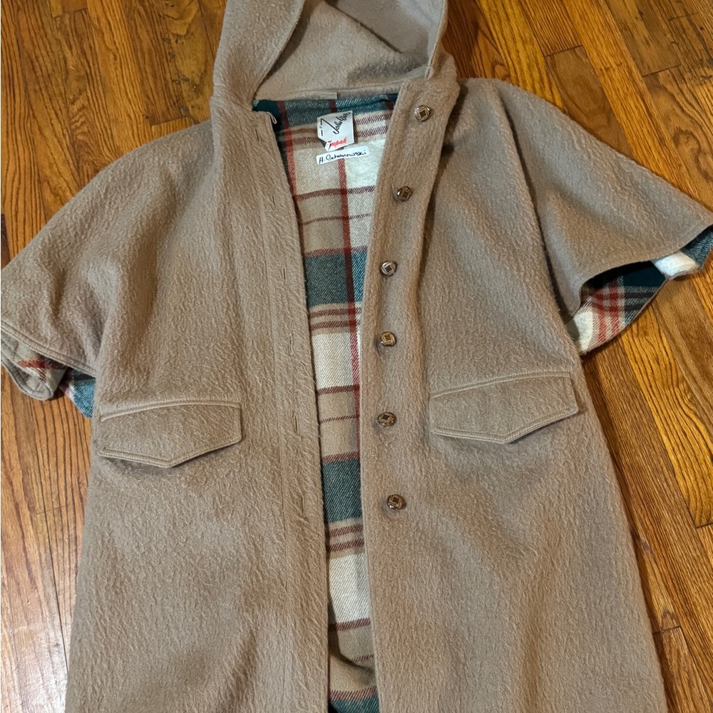 Stunning Vintage Beige Wool Cape Coat with Plaid Lining by John Weitz for Supak
